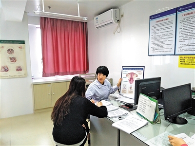 区中心医院妇科门诊有位“周妈妈”