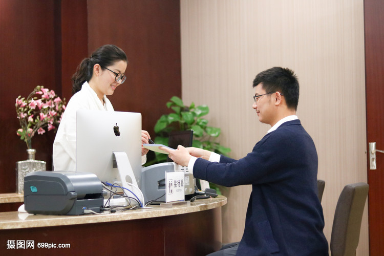 医疗检查前台咨询