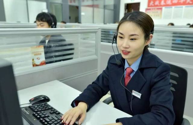 铁路12306客服 | 一天接500多个电话,用声音温暖回家的人!